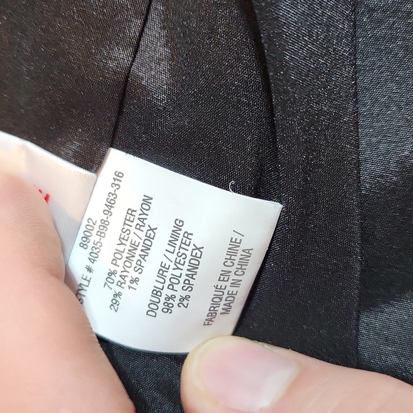 Laura Blazer - Picture 7 of 10